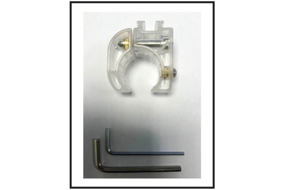 Pinza fissaggio faretti per tubolari da 30mm Ø